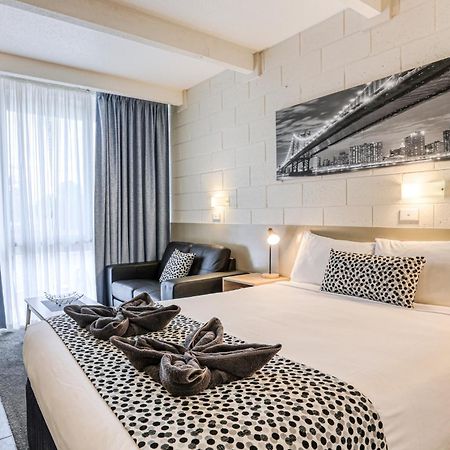 Castle Creek Motor Inn Юроа Екстериор снимка