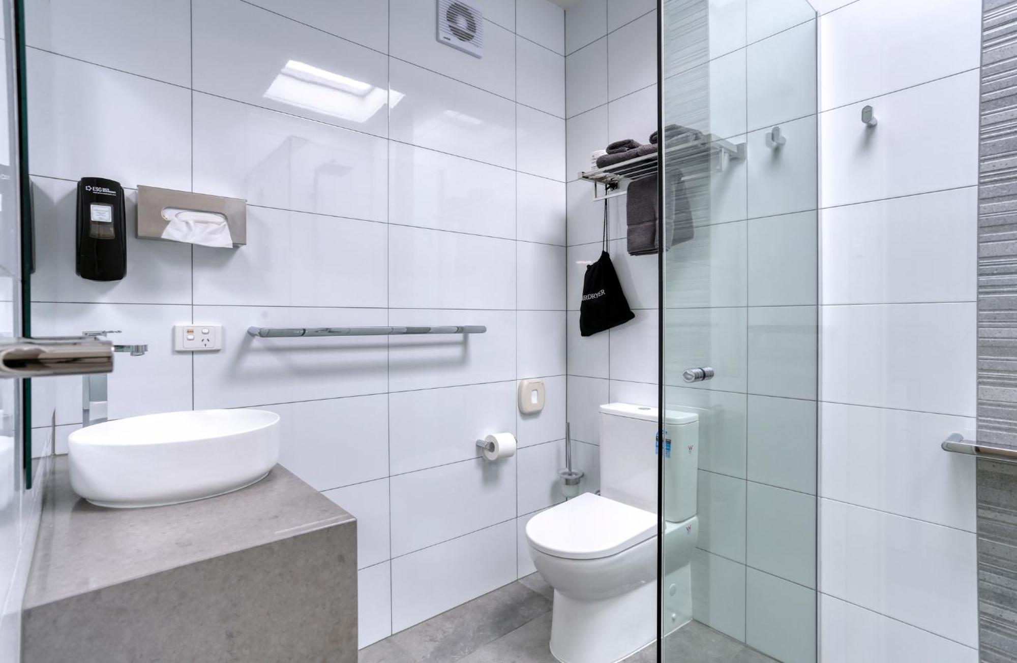 Castle Creek Motor Inn Юроа Екстериор снимка