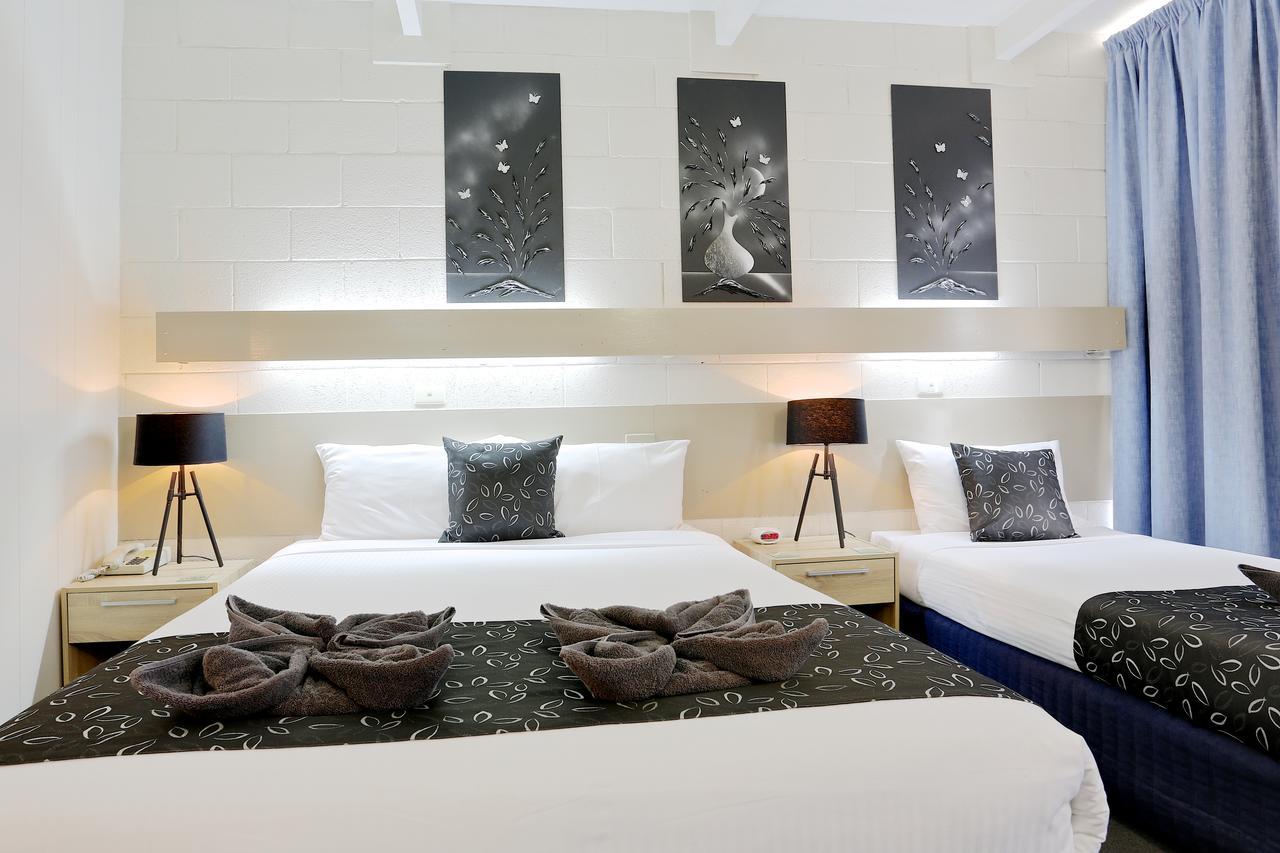 Castle Creek Motor Inn Юроа Екстериор снимка